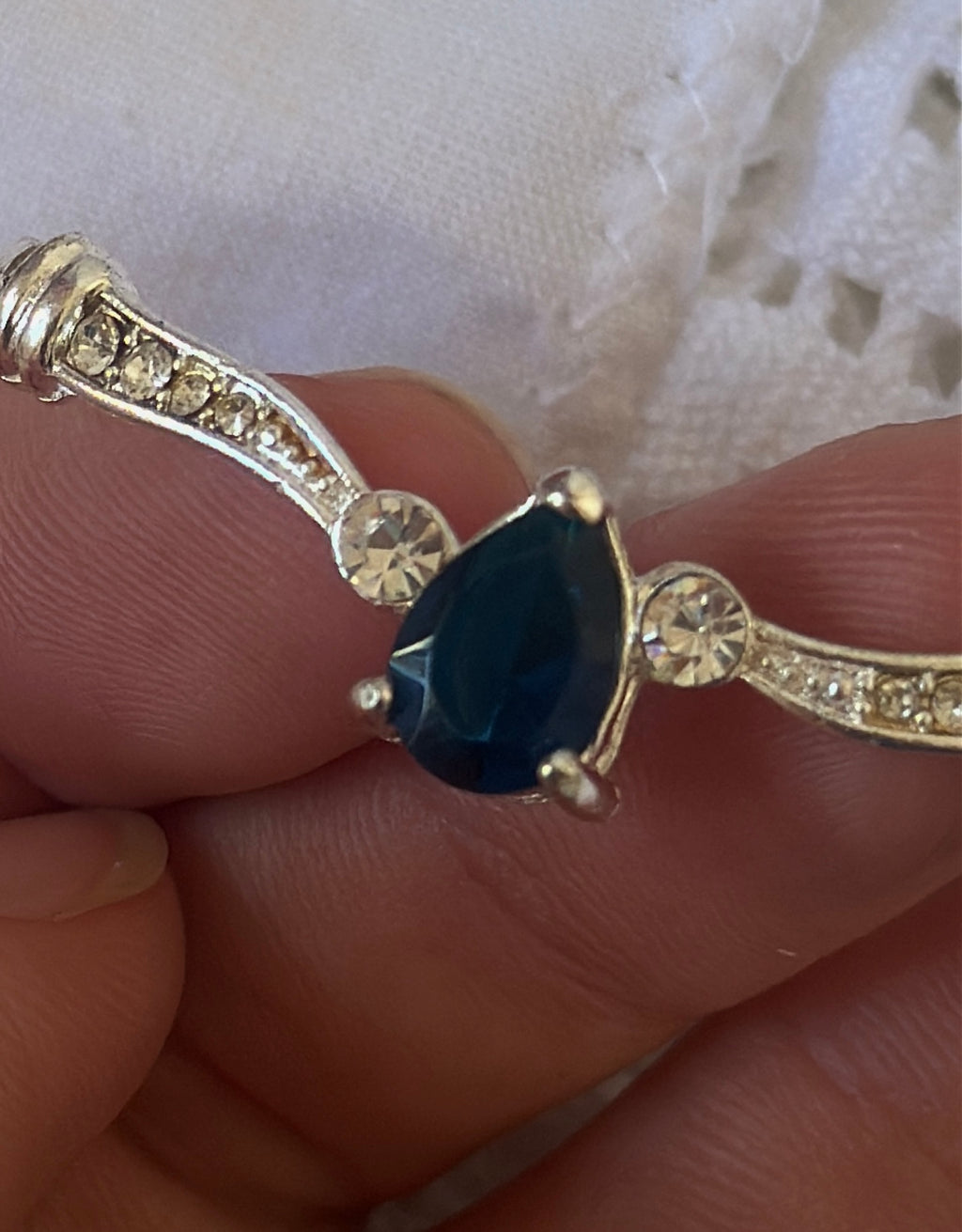 צמיד מוכסף Avon עם אבן ספיר מלאכותית