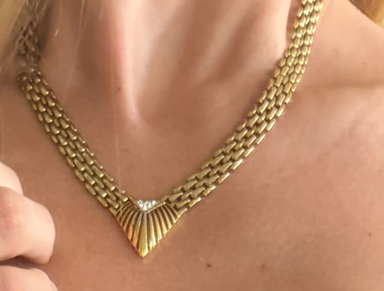 V shaped necklace 1980