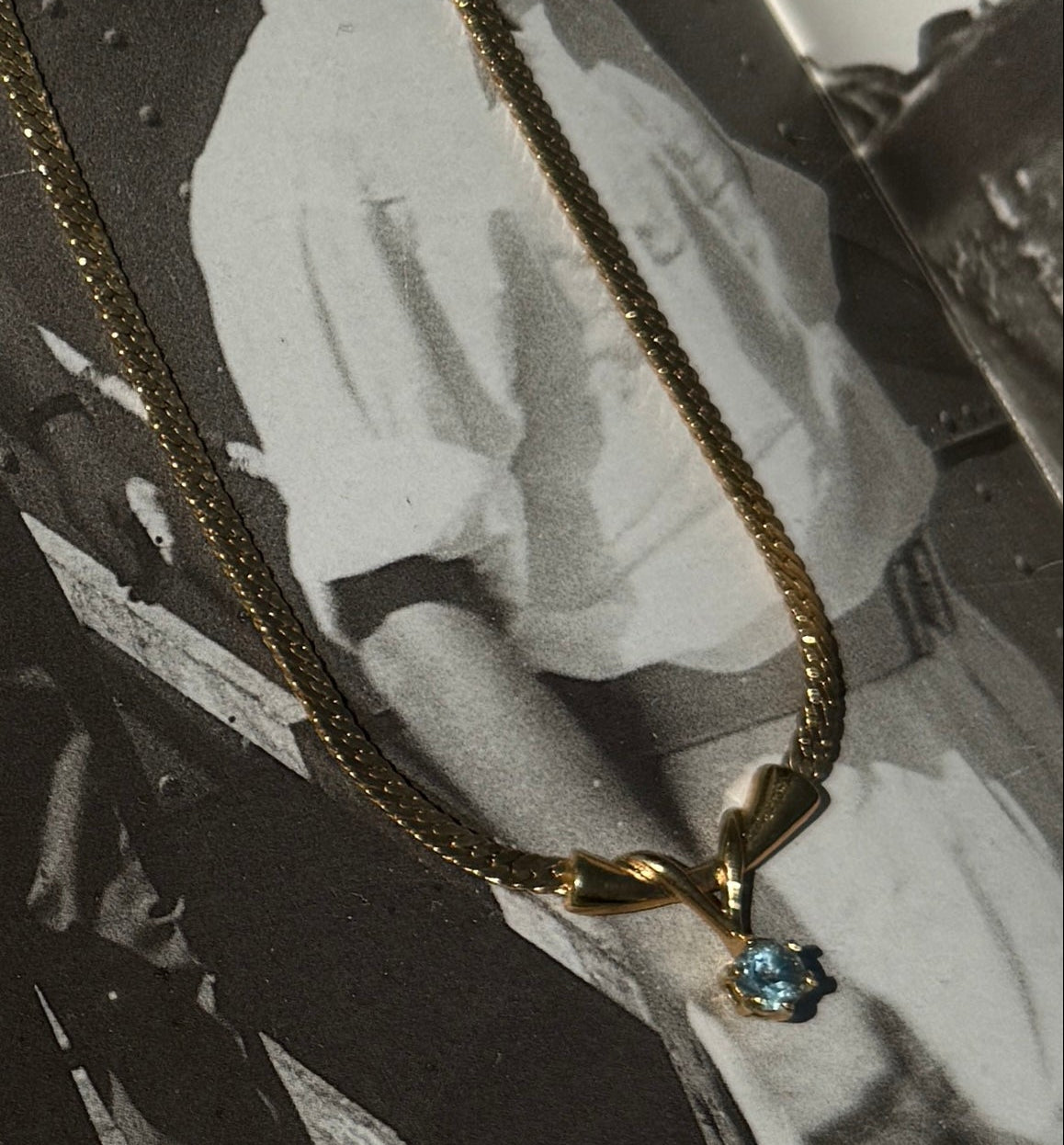 Vintage Gold Tone Solitaire Necklace